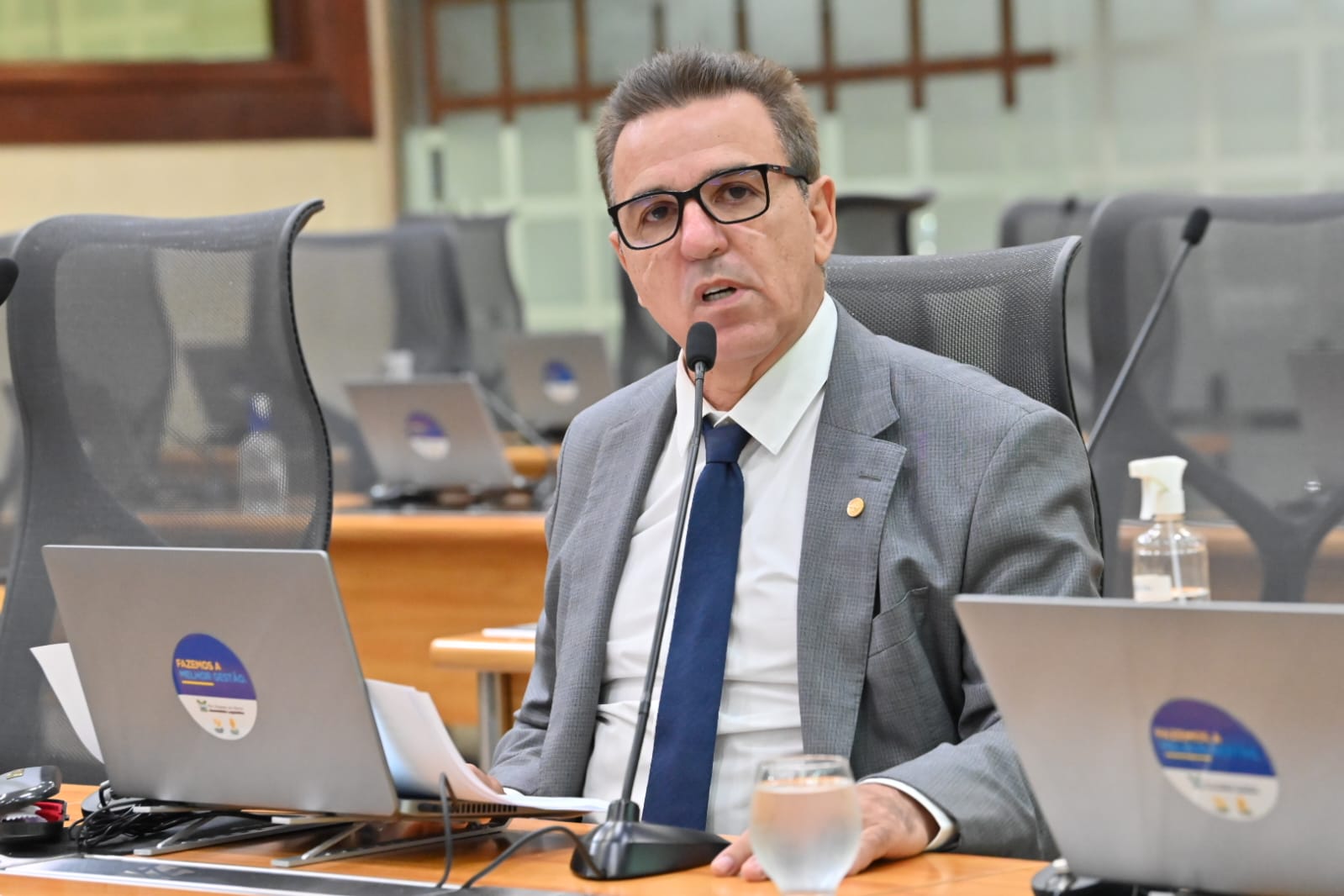 Luiz Eduardo denuncia crise na saúde e na educação no RN