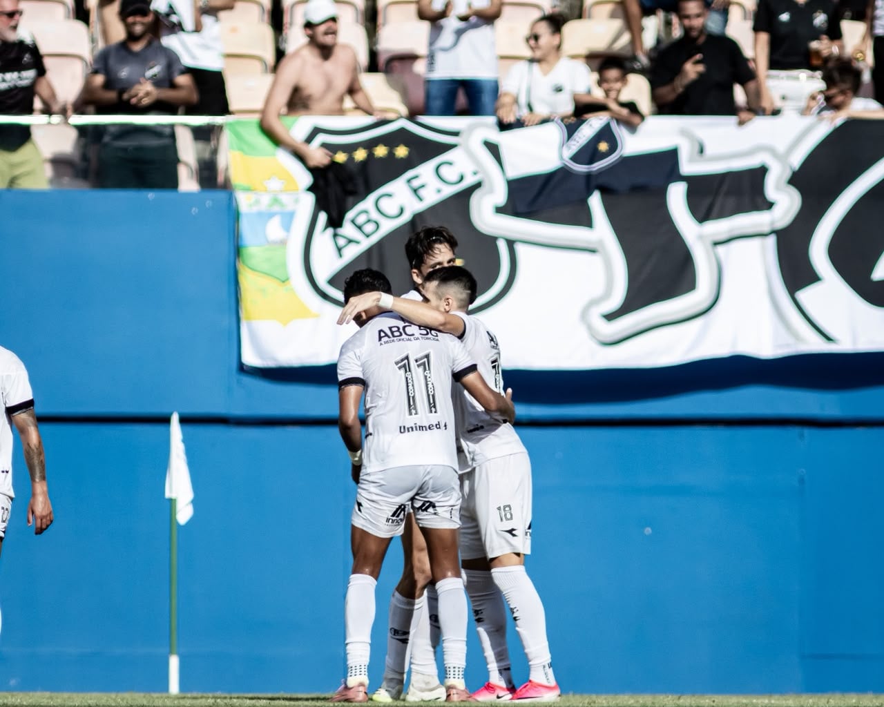 Luiz Fernando marca duas vezes e ABC vence Nacional na Série D