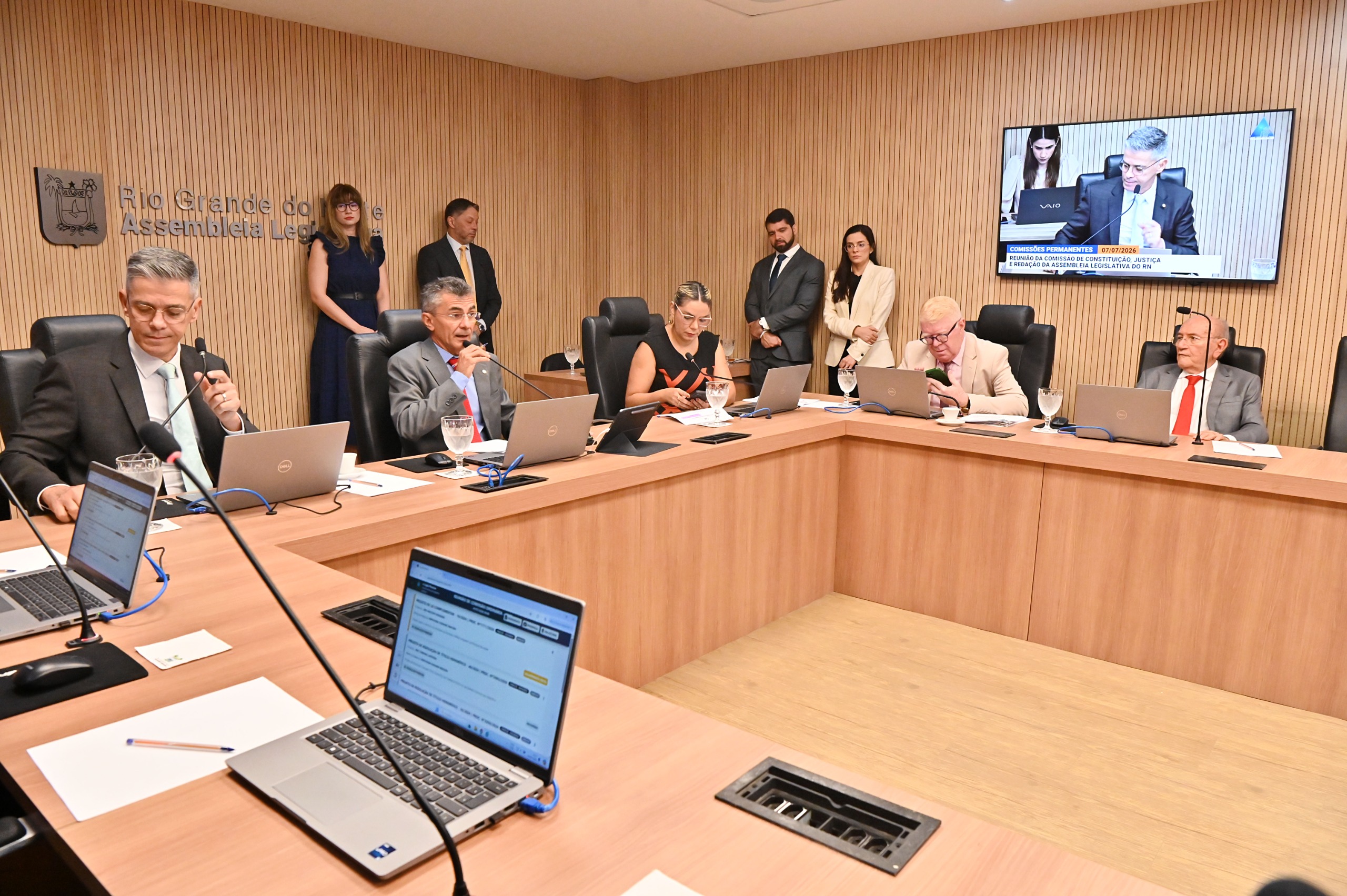 CCJ do RN aprova projetos que ampliam saúde e assistência a servidores