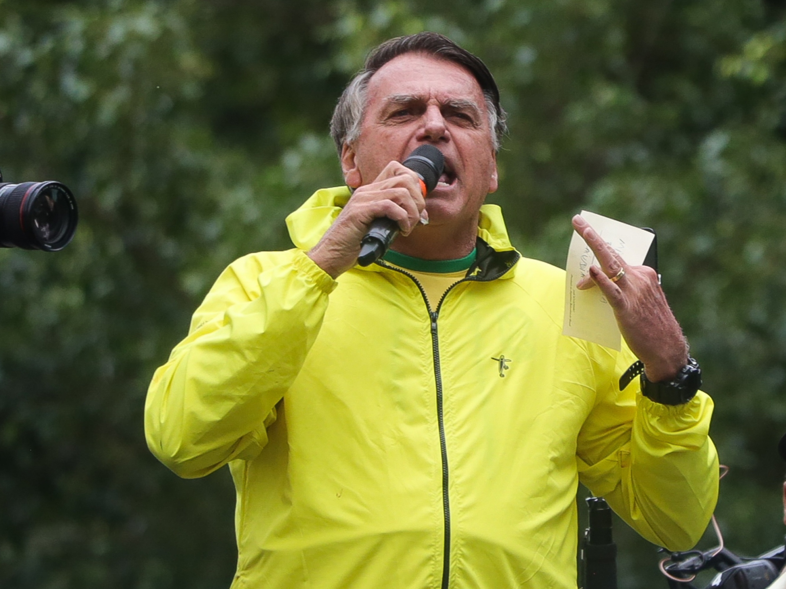 Bolsonaro sofre queda na cela e tem traumatismo craniano leve confirmado