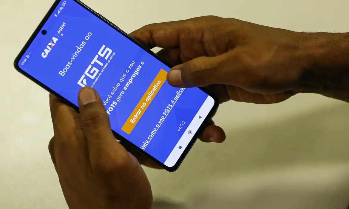 Caixa antecipa saque-aniversário do FGTS para trabalhadores demitidos