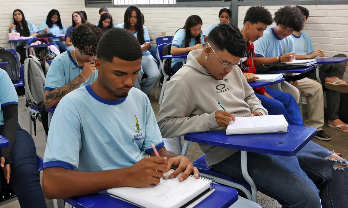 Sistema digital permite emissão rápida de certificado do ensino médio pelo Enem 2025