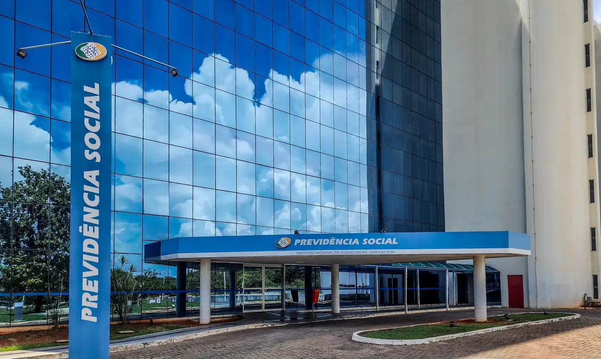 Vazamento no INSS expõe 2,8 milhões de CPFs, alerta Dataprev