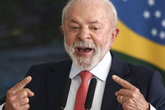 Lula chama de irresponsável revogação do visto da embaixadora brasileira nos EUA