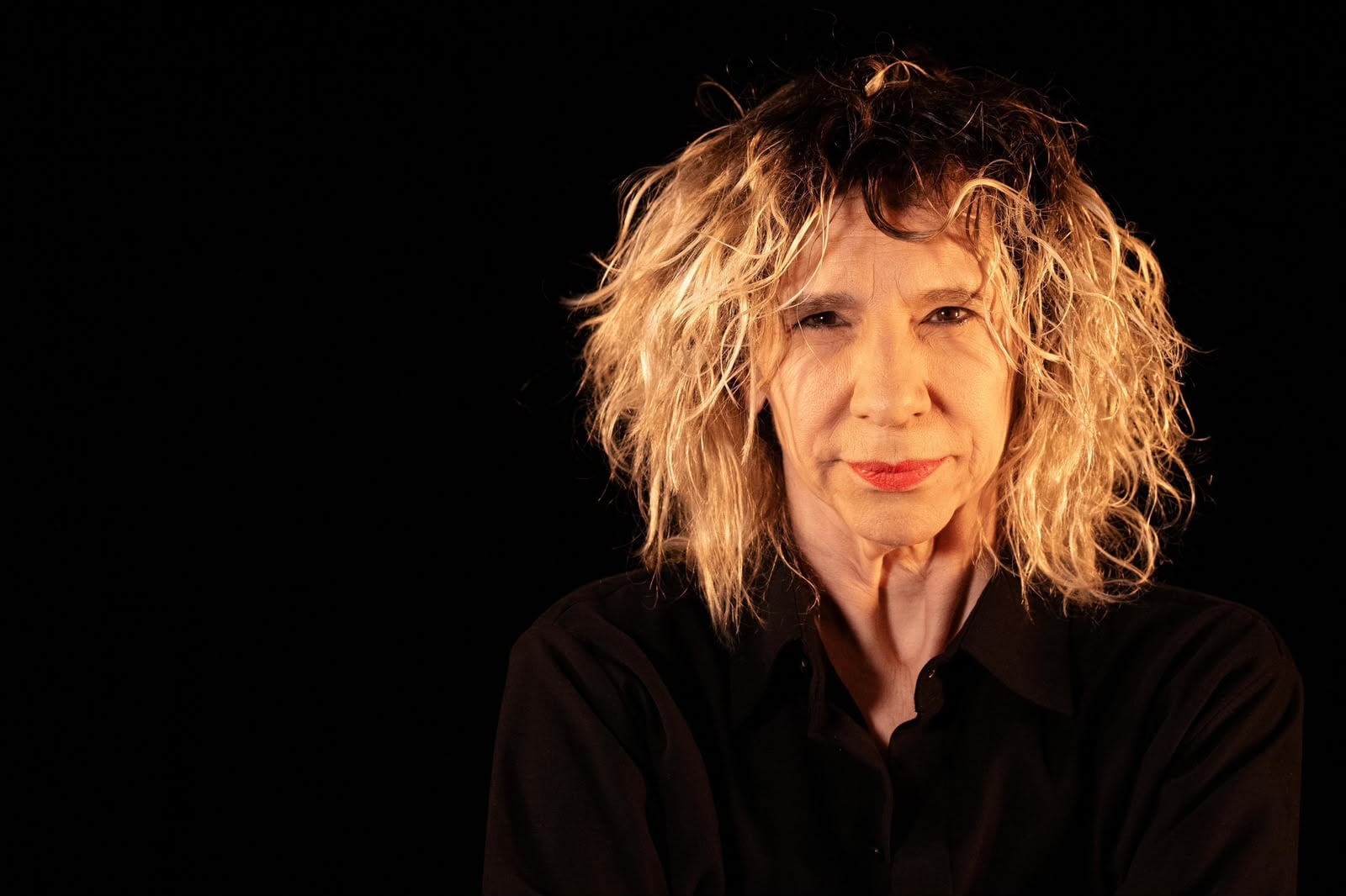 Denise Stoklos apresenta espetáculo inspirado em Dalton Trevisan em Natal