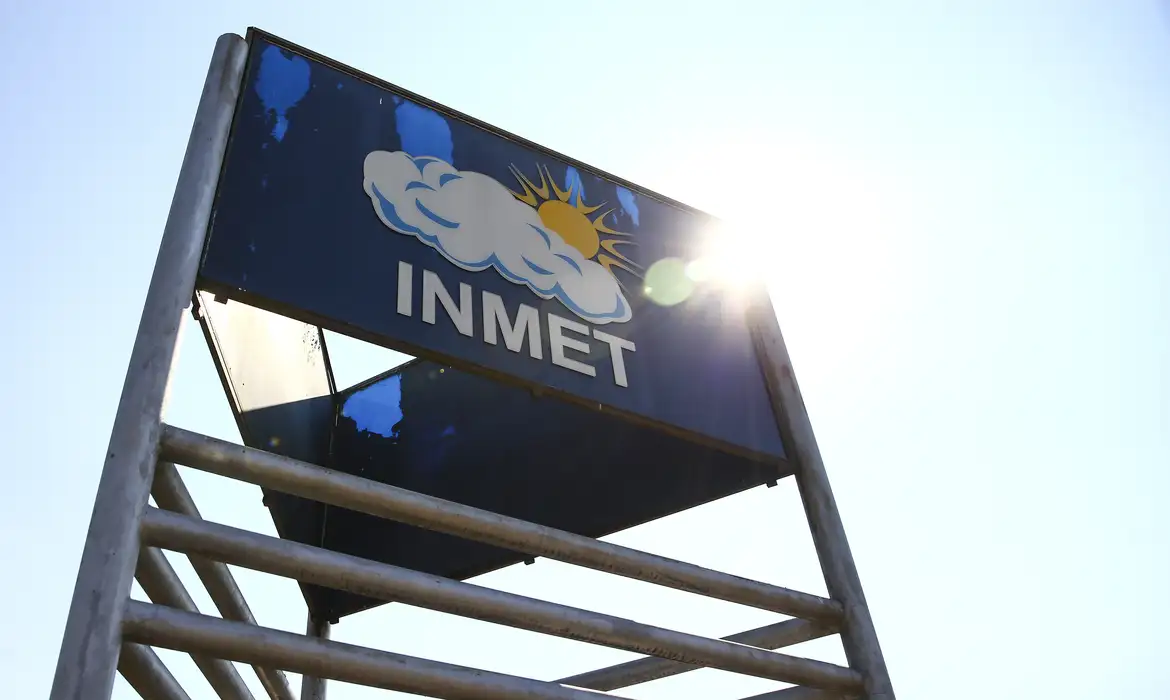 Inmet emite alertas de temporais e ventos fortes no Nordeste e Sul