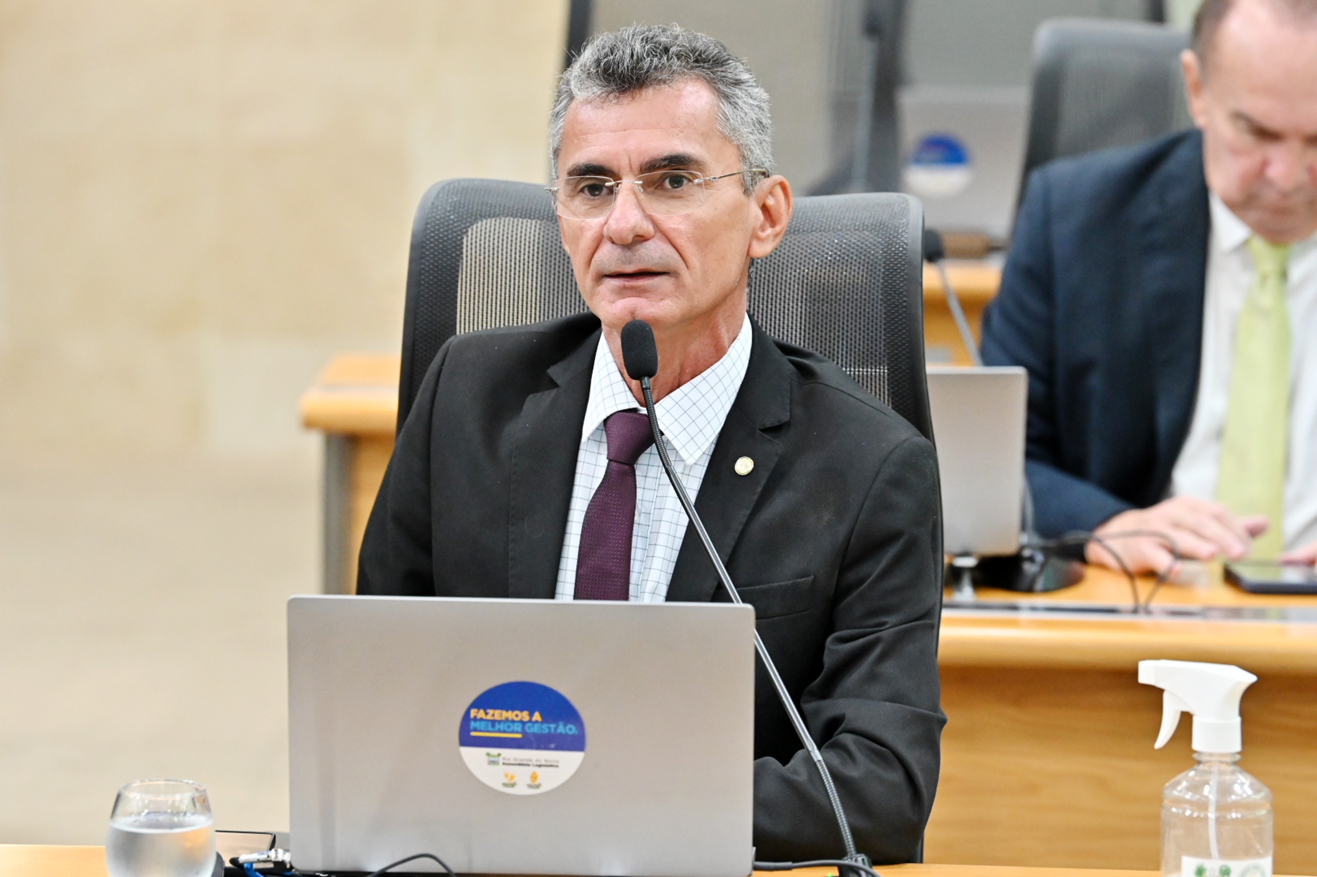 Francisco do PT destaca avanços e responsabilidade tripartite na saúde do RN