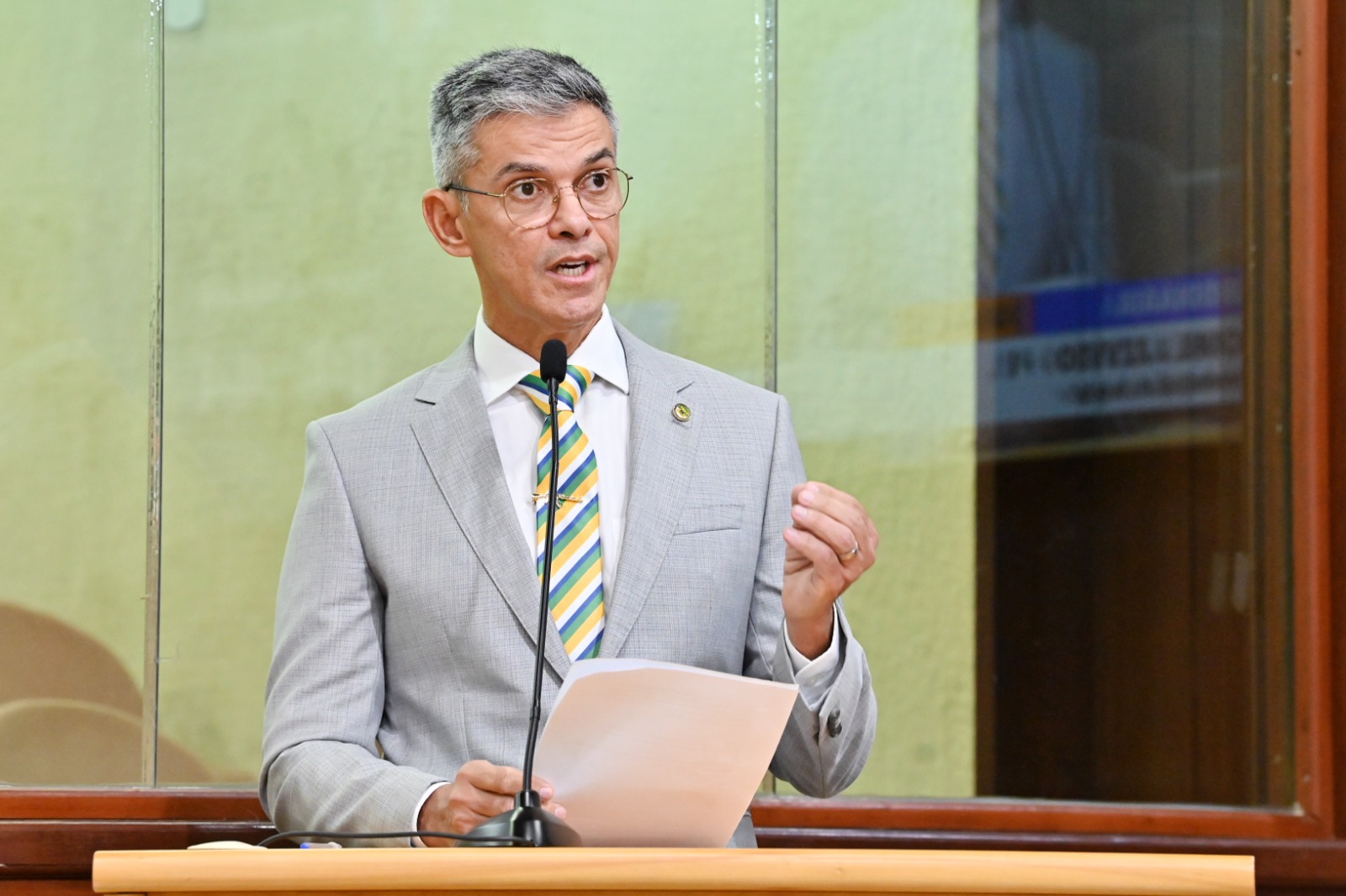 Deputado Coronel Azevedo comenta rejeição de Messias ao STF e apela à bancada federal
