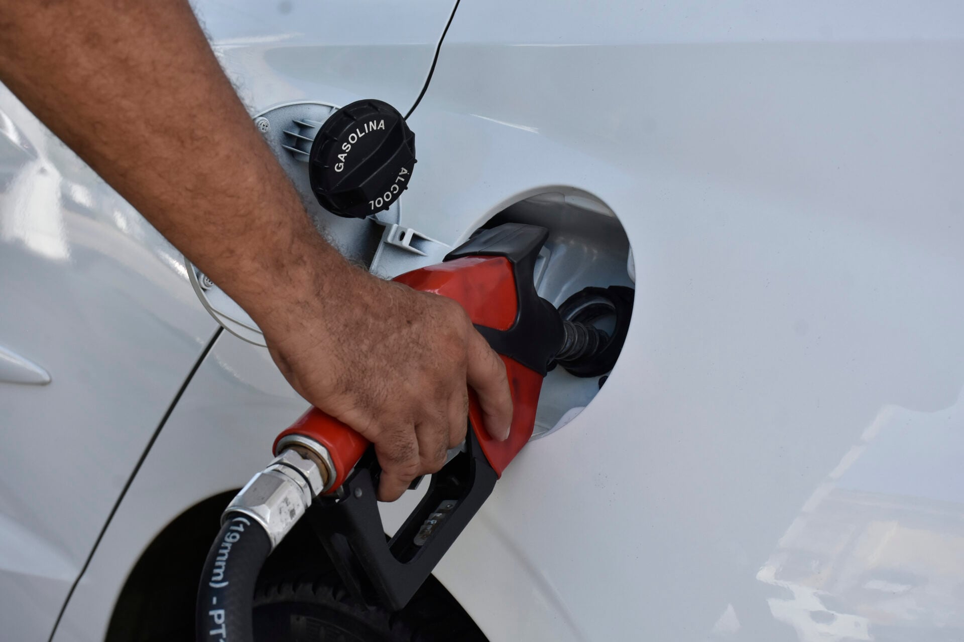 Refinaria Clara Camarão aumenta preços da gasolina e do diesel em julho