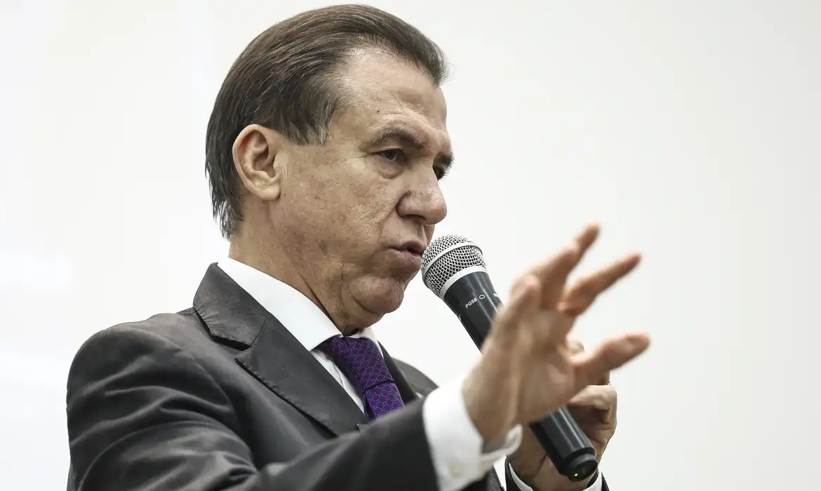 Governo pode enviar projeto com urgência sobre jornada de trabalho