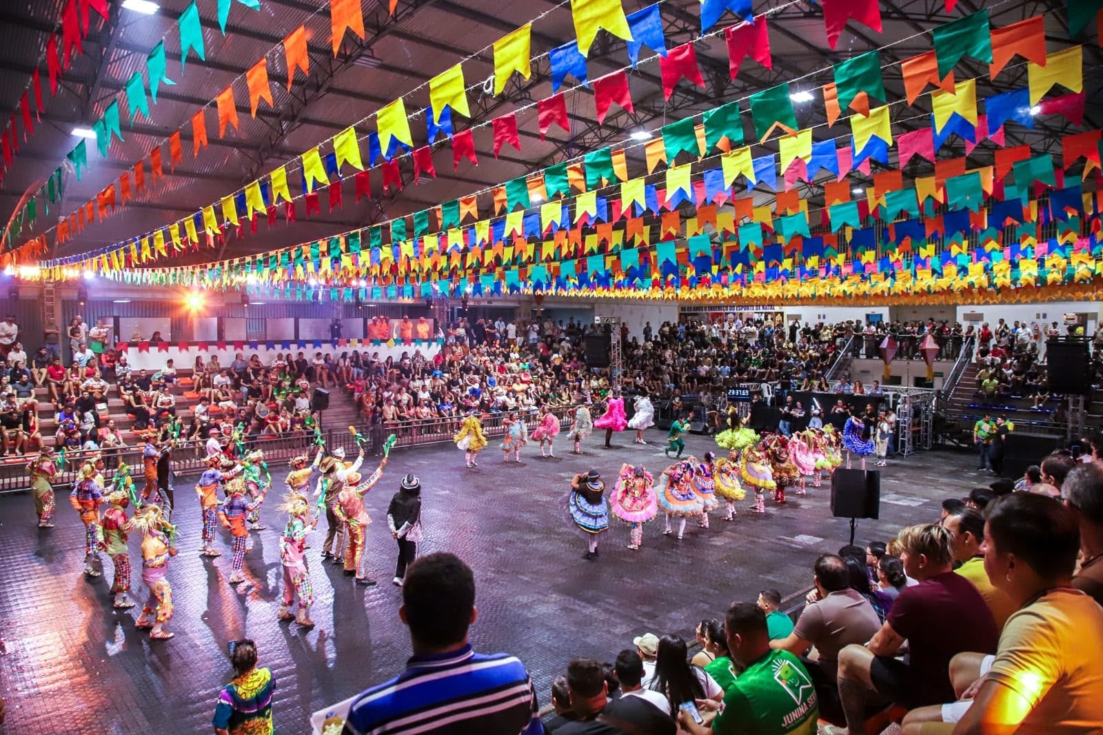 XXXVI Festival de Quadrilhas Juninas de Natal inicia competição no Palácio dos Esportes