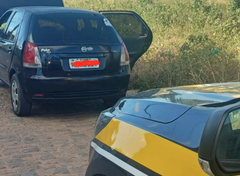 PRF prende quatro e recupera carro roubado em rodovias do RN