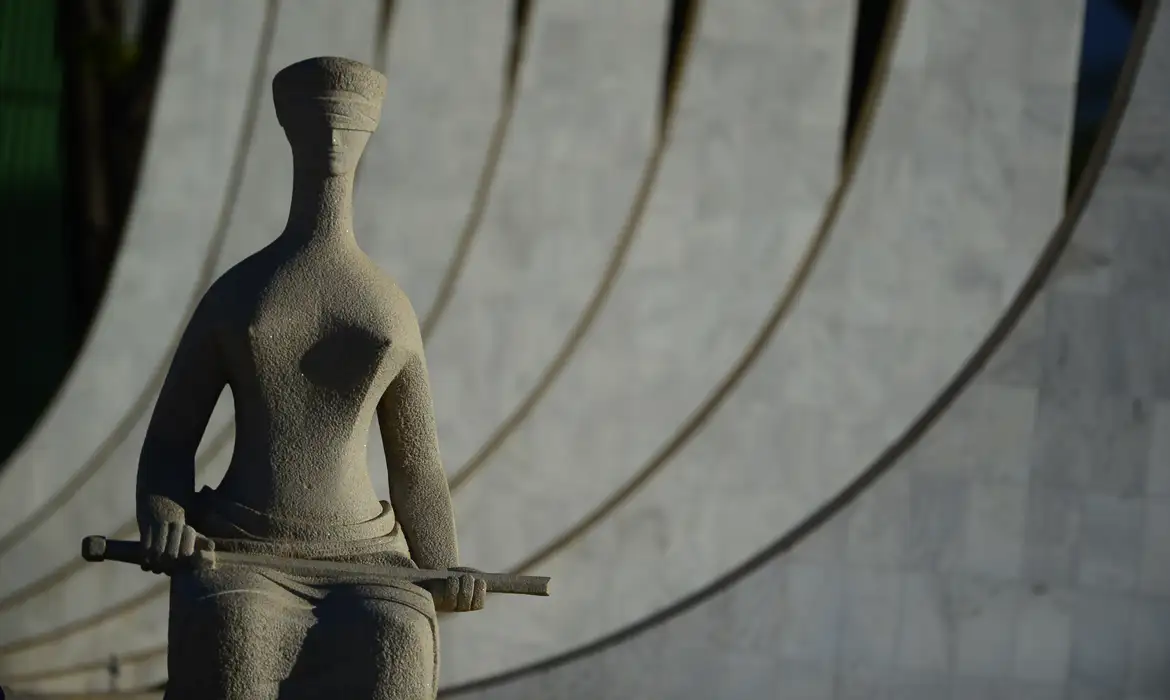 STF limita pagamentos de penduricalhos no Judiciário e MP