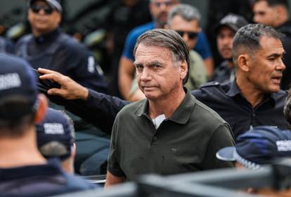 Médico explica traumatismo craniano leve de Bolsonaro após queda