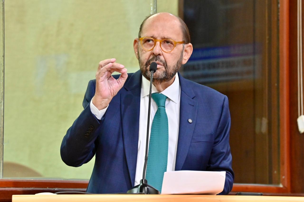 Deputado Gustavo Carvalho pede esclarecimentos sobre consignados de servidores