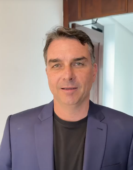 Flávio Bolsonaro pede apoio do PL para derrotar o PT no RN