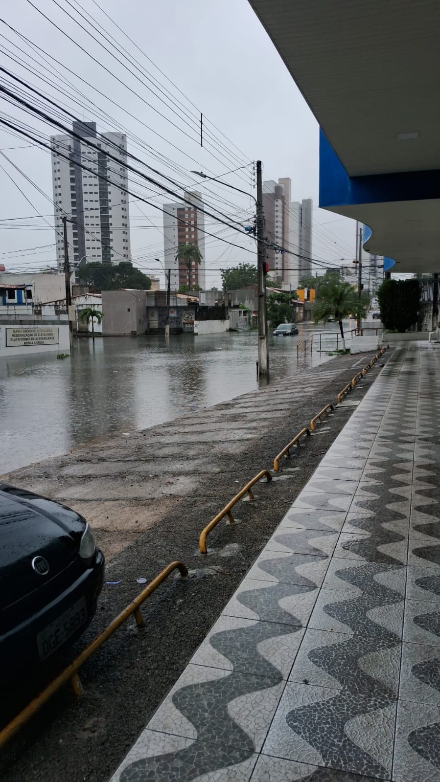Natal mantém sete vias intransitáveis devido a alagamentos nesta terça-feira